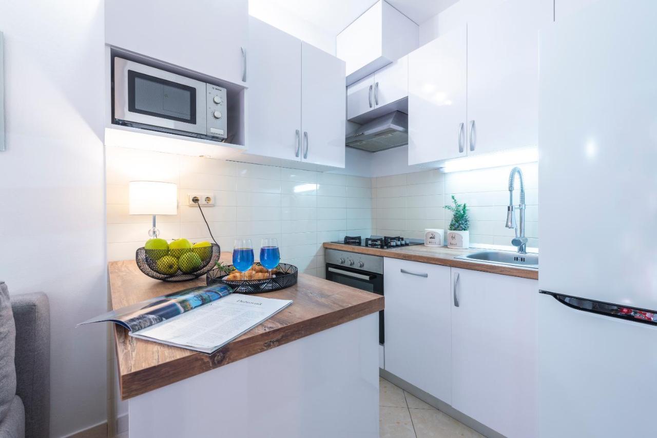 Niko'S Charming Apartment With Free Parking Дубровник Екстериор снимка